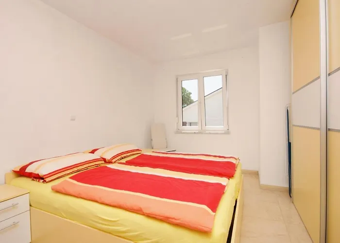 5464b Apartament Pinezići