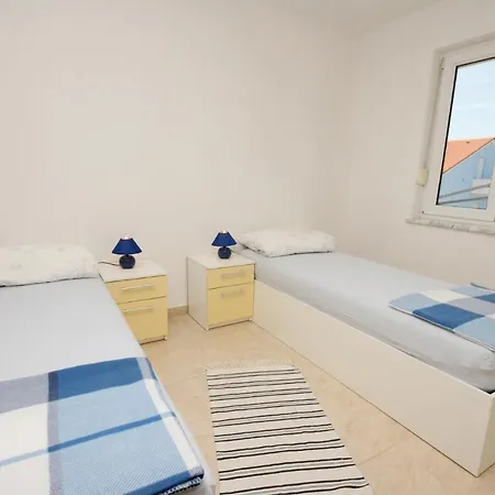 Apartment 5464b