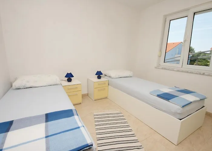 Apartment 5464b